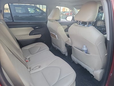 2021 Toyota Highlander Hybrid XLE Seating for 8