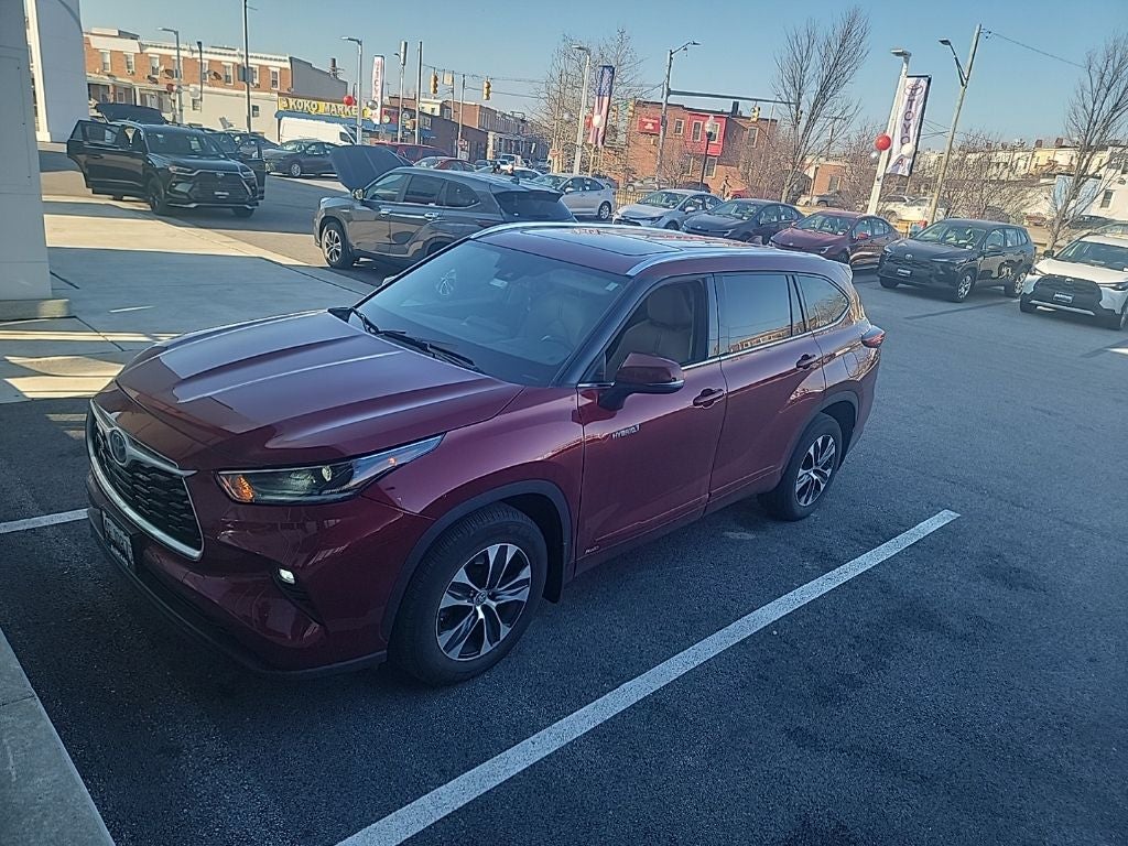 2021 Toyota Highlander Hybrid XLE Seating for 8