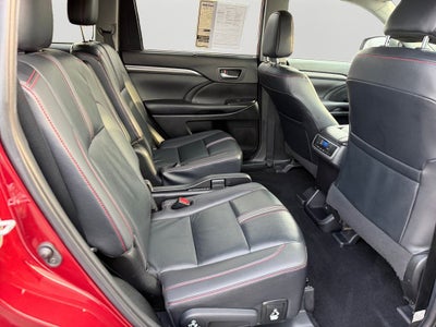 2019 Toyota Highlander SE " New Tires"