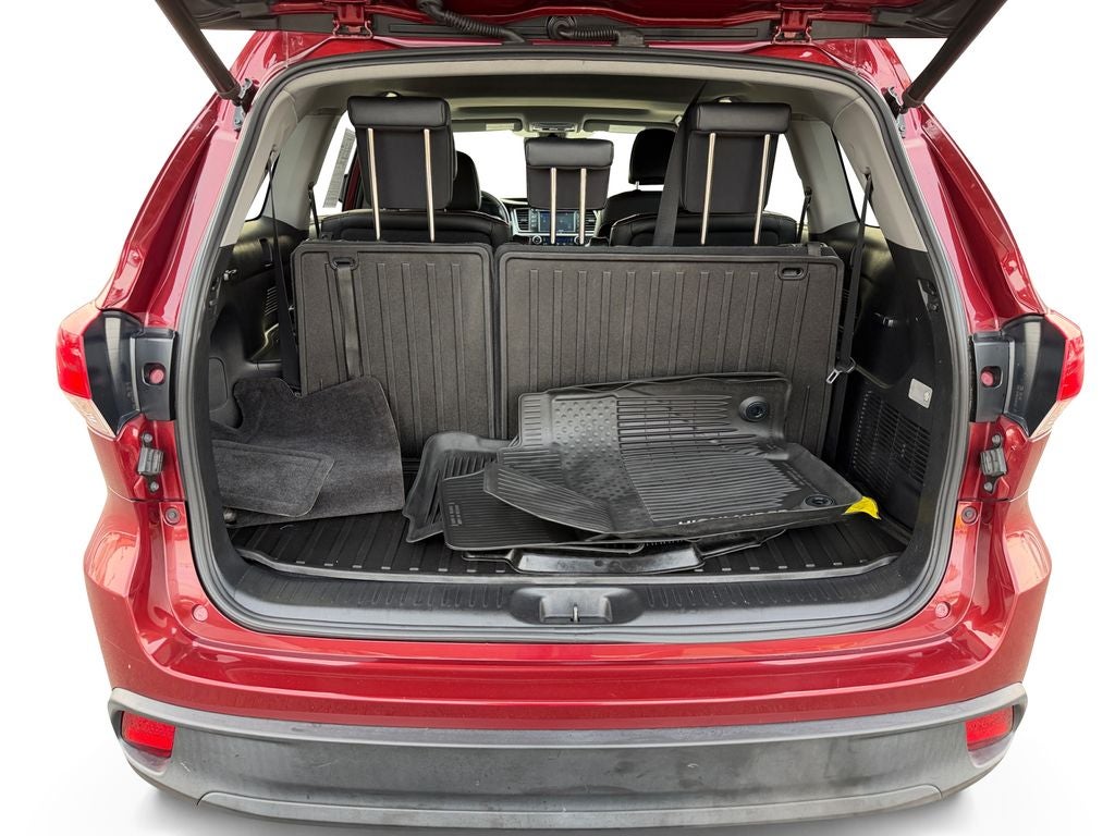 2019 Toyota Highlander SE " New Tires"