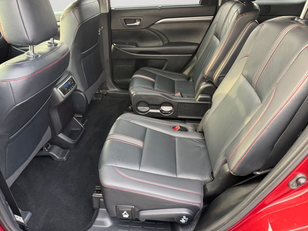 2019 Toyota Highlander SE " New Tires"