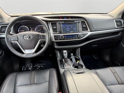 2019 Toyota Highlander SE " New Tires"