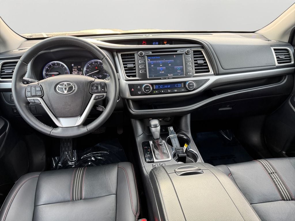 2019 Toyota Highlander SE " New Tires"