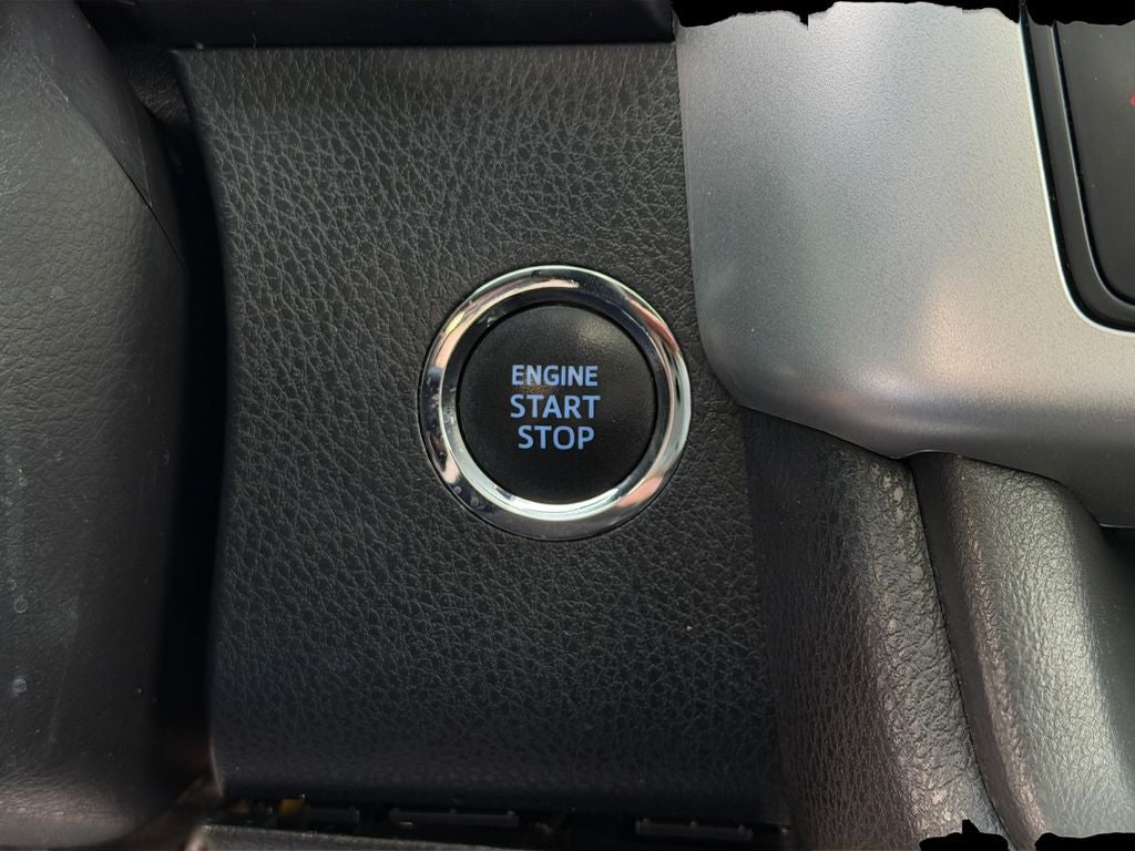 2019 Toyota Highlander SE " New Tires"