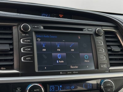 2019 Toyota Highlander SE " New Tires"