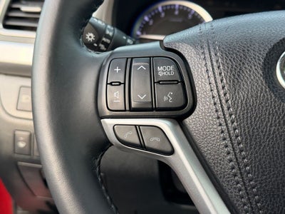 2019 Toyota Highlander SE " New Tires"