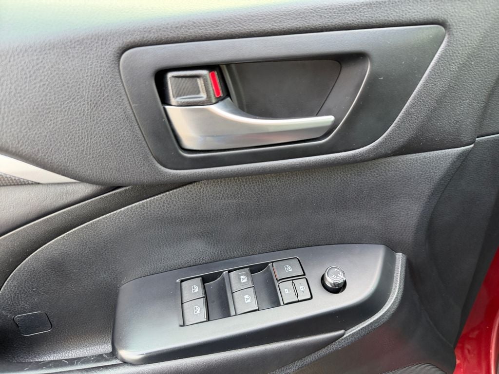 2019 Toyota Highlander SE " New Tires"