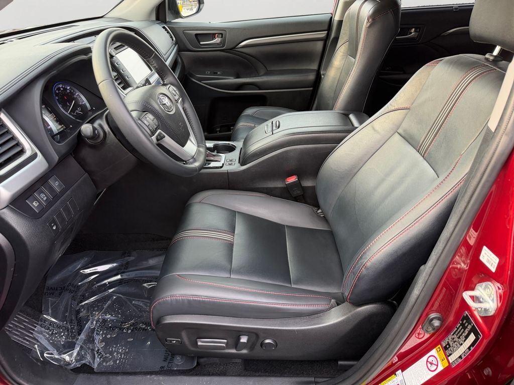 2019 Toyota Highlander SE " New Tires"