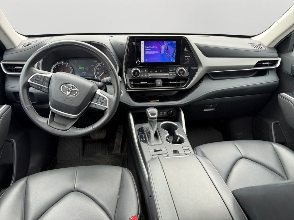 2023 Toyota Highlander XLE CLEAN CARFAX / 3RD ROW SEATING / MOONROOF / BLIND