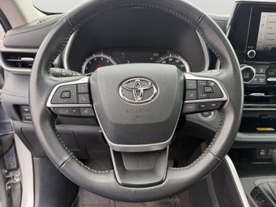 2023 Toyota Highlander XLE CLEAN CARFAX / 3RD ROW SEATING / MOONROOF / BLIND