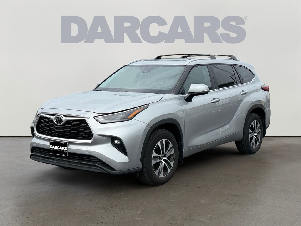 2023 Toyota Highlander XLE CLEAN CARFAX / 3RD ROW SEATING / MOONROOF / BLIND