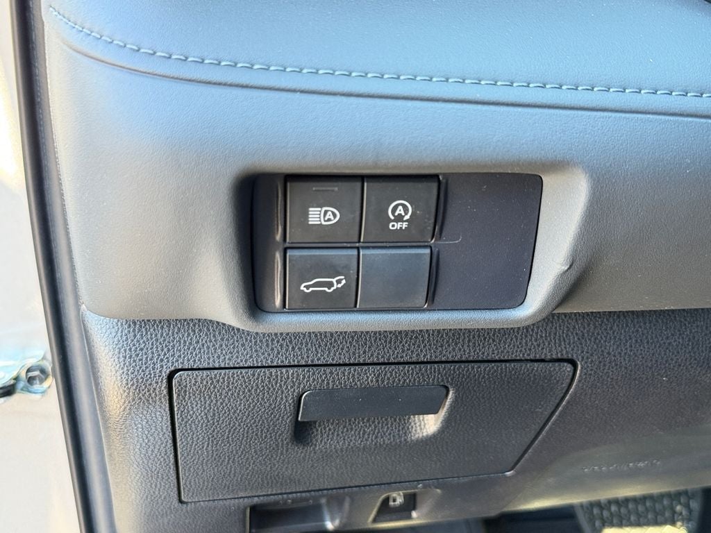 2023 Toyota Highlander XLE CLEAN CARFAX / 3RD ROW SEATING / MOONROOF / BLIND