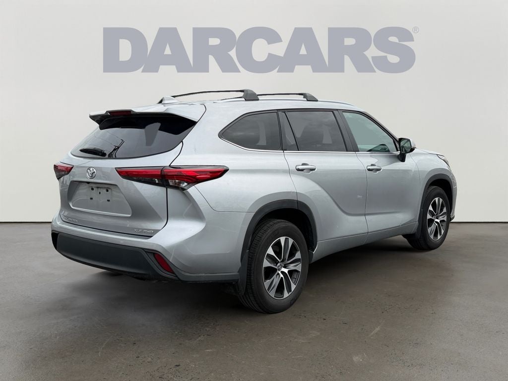 2023 Toyota Highlander XLE CLEAN CARFAX / 3RD ROW SEATING / MOONROOF / BLIND