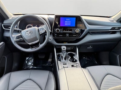 2025 Toyota Highlander XSE VERY LOW MILES / XSE LEATHER HEATED SEATS / BLIND