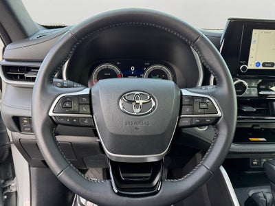 2025 Toyota Highlander XSE VERY LOW MILES / XSE LEATHER HEATED SEATS / BLIND