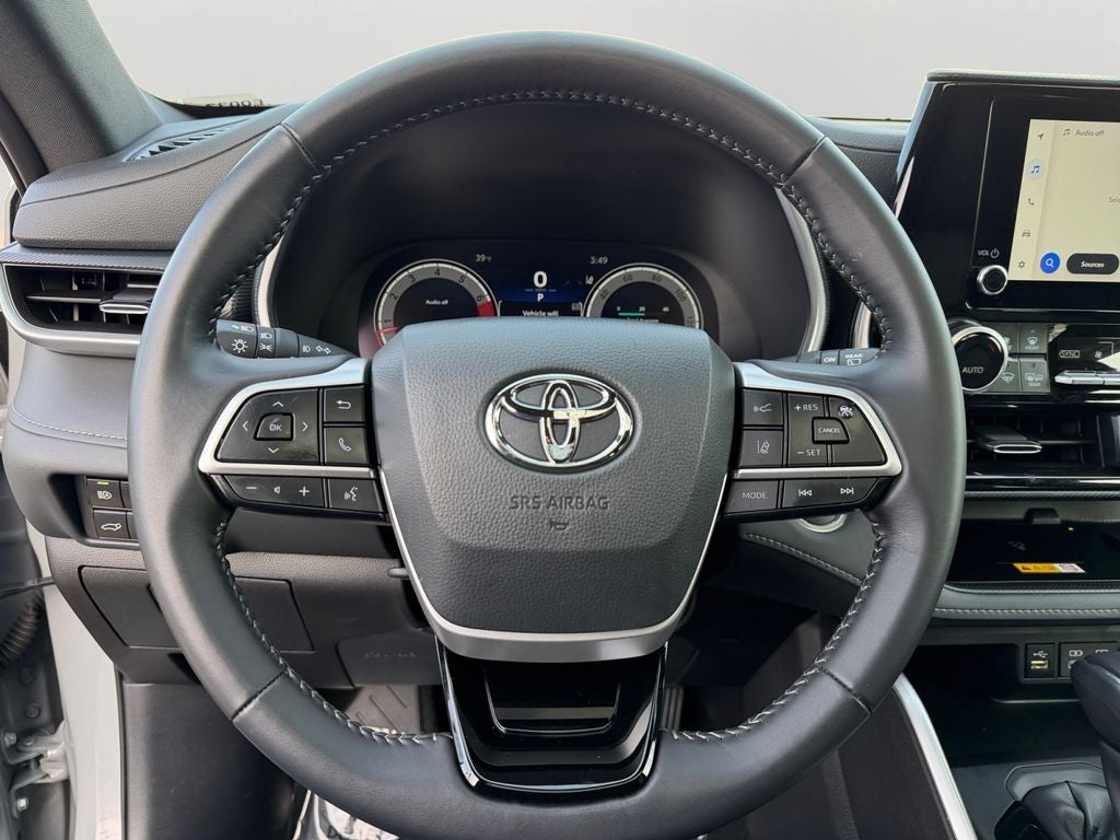 2025 Toyota Highlander XSE VERY LOW MILES / XSE LEATHER HEATED SEATS / BLIND