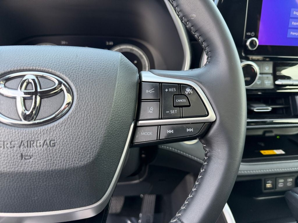 2025 Toyota Highlander XSE VERY LOW MILES / XSE LEATHER HEATED SEATS / BLIND