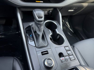 2025 Toyota Highlander XSE VERY LOW MILES / XSE LEATHER HEATED SEATS / BLIND