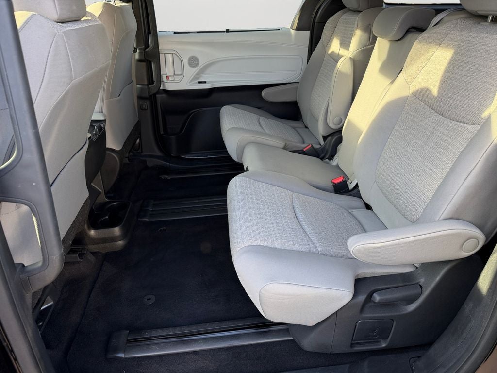 2025 Toyota Sienna LE 8 Passenger