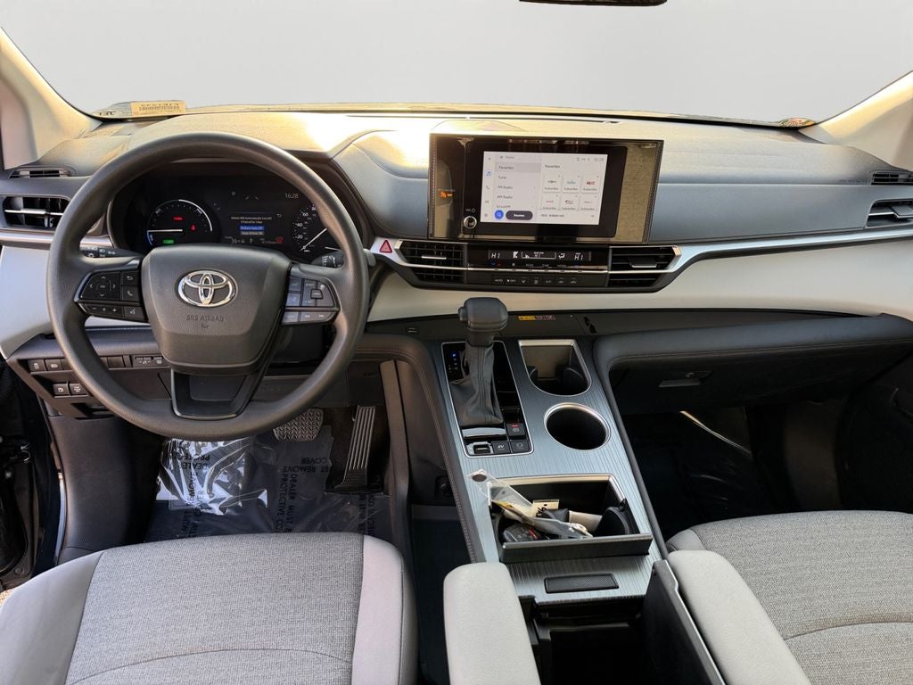 2025 Toyota Sienna LE 8 Passenger