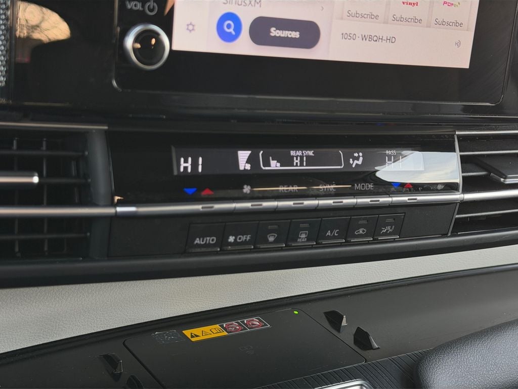 2025 Toyota Sienna LE 8 Passenger