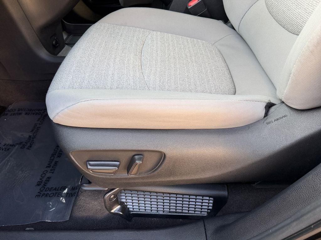 2025 Toyota Sienna LE 8 Passenger