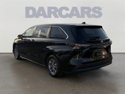 2025 Toyota Sienna LE 8 Passenger