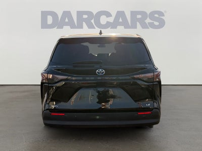 2025 Toyota Sienna LE 8 Passenger