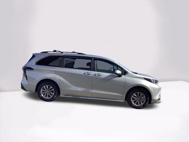 2024 Toyota Sienna LE 8 Passenger