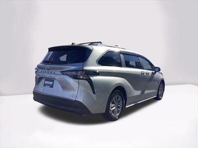 2024 Toyota Sienna LE 8 Passenger