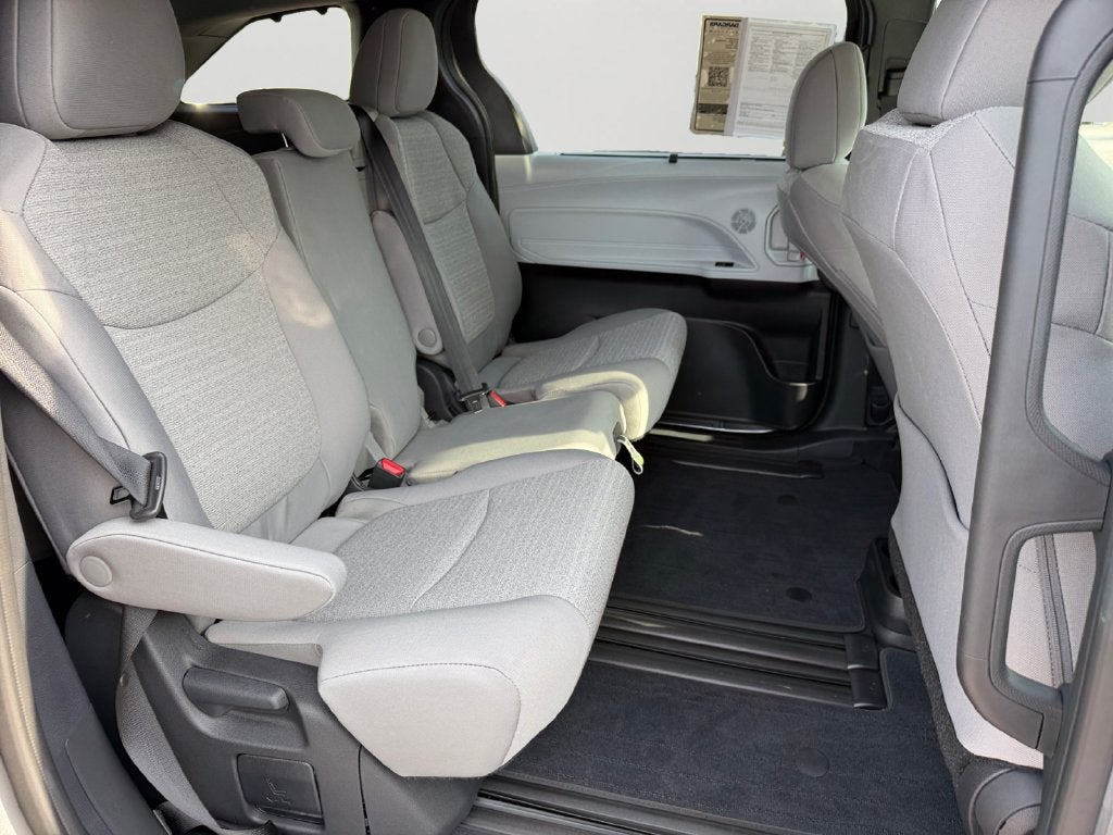 2026 Toyota Sienna LE 8 Passenger