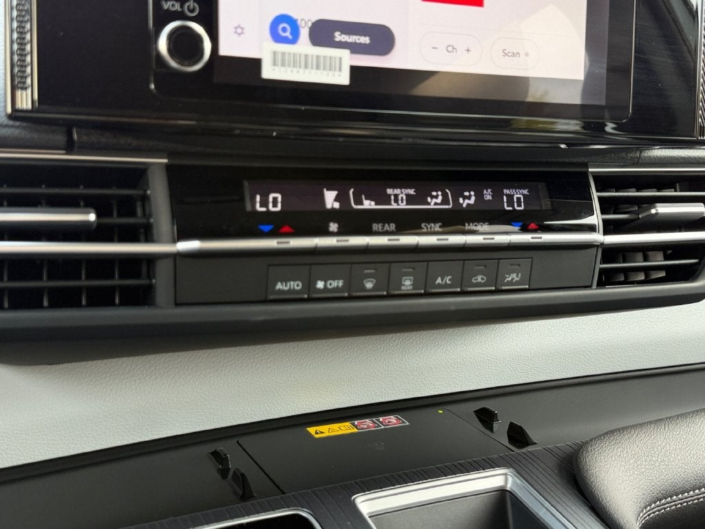 2026 Toyota Sienna LE 8 Passenger