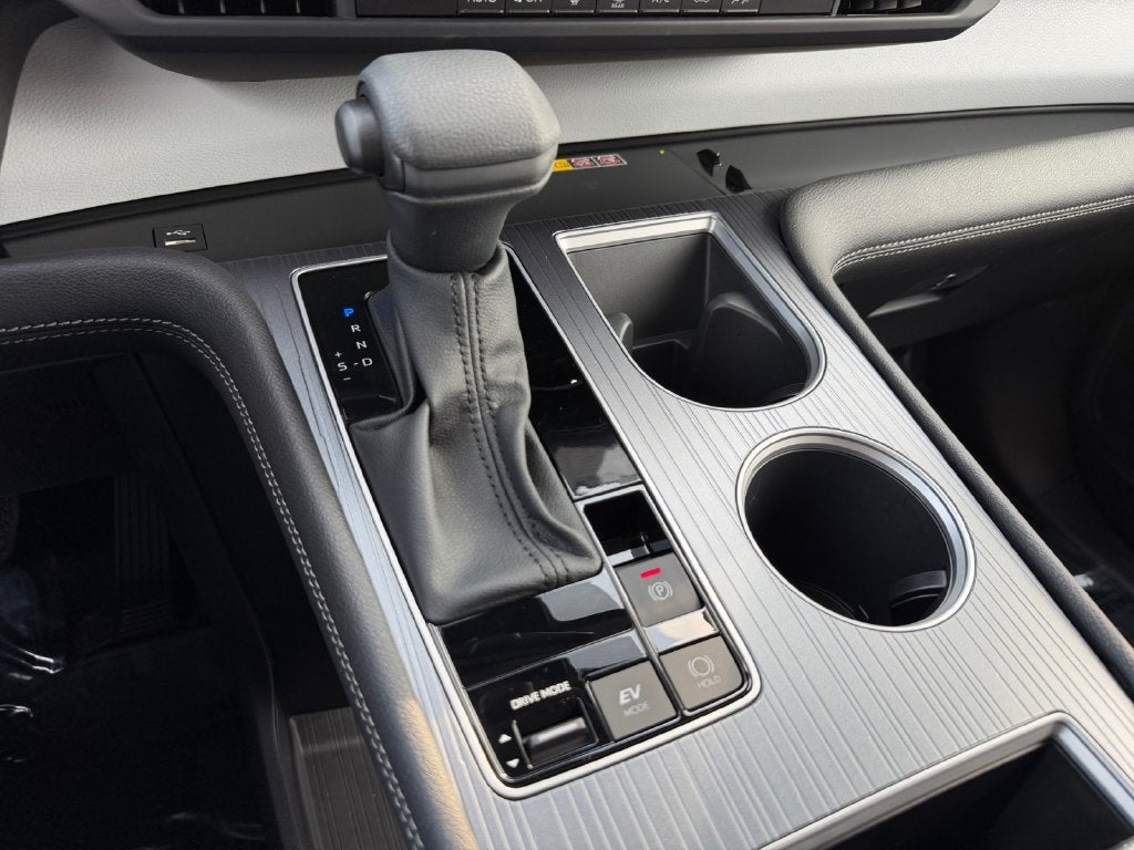 2026 Toyota Sienna LE 8 Passenger