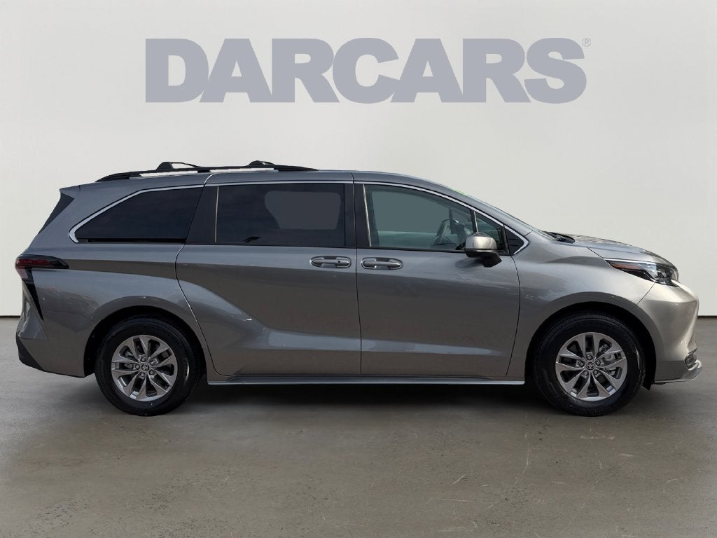 2026 Toyota Sienna LE 8 Passenger