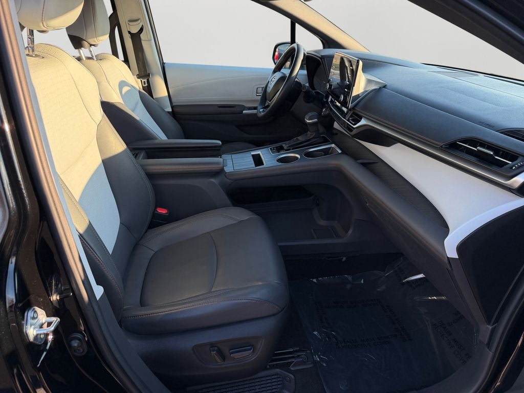 2022 Toyota Sienna XSE 7 Passenger