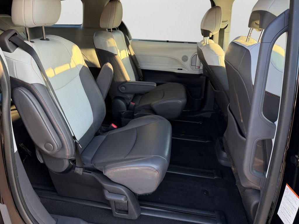 2022 Toyota Sienna XSE 7 Passenger