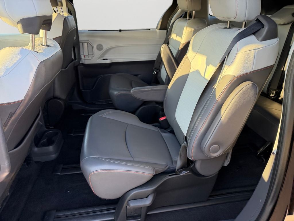 2022 Toyota Sienna XSE 7 Passenger