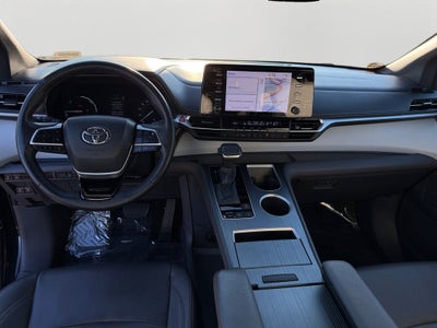 2022 Toyota Sienna XSE 7 Passenger