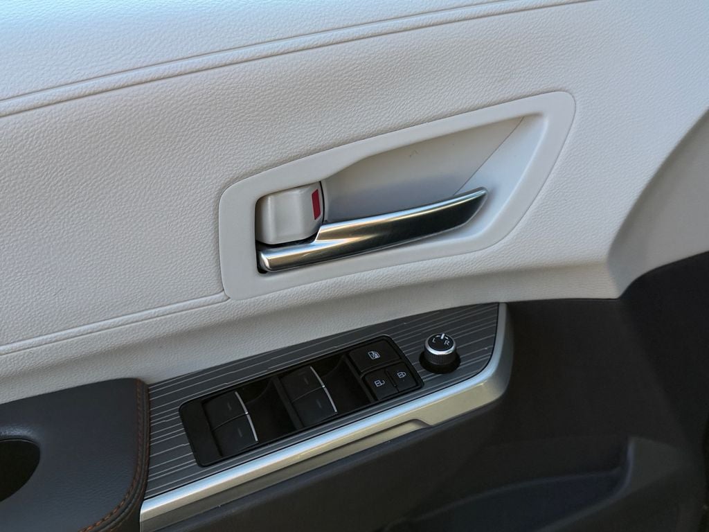 2022 Toyota Sienna XSE 7 Passenger