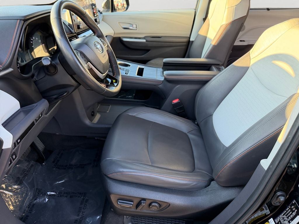 2022 Toyota Sienna XSE 7 Passenger