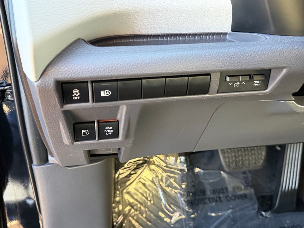 2022 Toyota Sienna XSE 7 Passenger