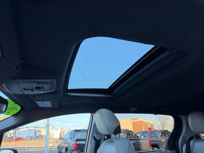 2022 Toyota Sienna XSE 7 Passenger