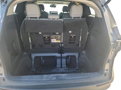 2025 Toyota Sienna XLE 8 Passenger / 1 OWNER / CLEAN CARFAX