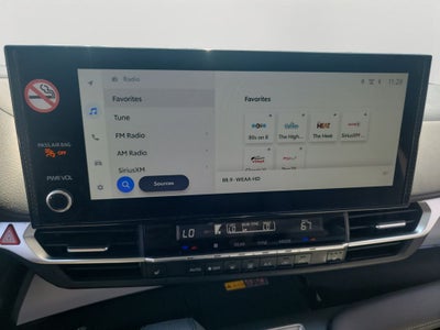 2025 Toyota Sienna XLE 8 Passenger / 1 OWNER / CLEAN CARFAX