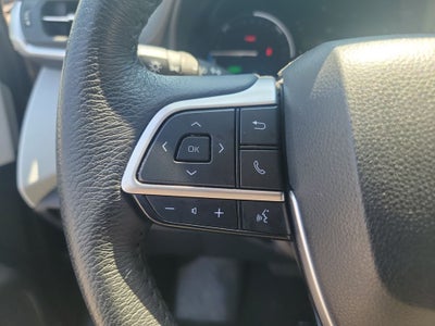 2025 Toyota Sienna XLE 8 Passenger / 1 OWNER / CLEAN CARFAX