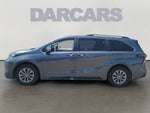 2025 Toyota Sienna XLE 8 Passenger / 1 OWNER / CLEAN CARFAX