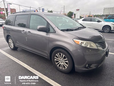2017 Toyota Sienna XLE 8 Passenger