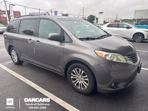 2017 Toyota Sienna XLE 8 Passenger
