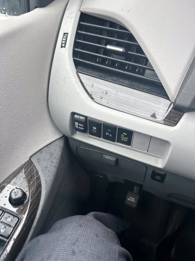 2017 Toyota Sienna XLE 8 Passenger