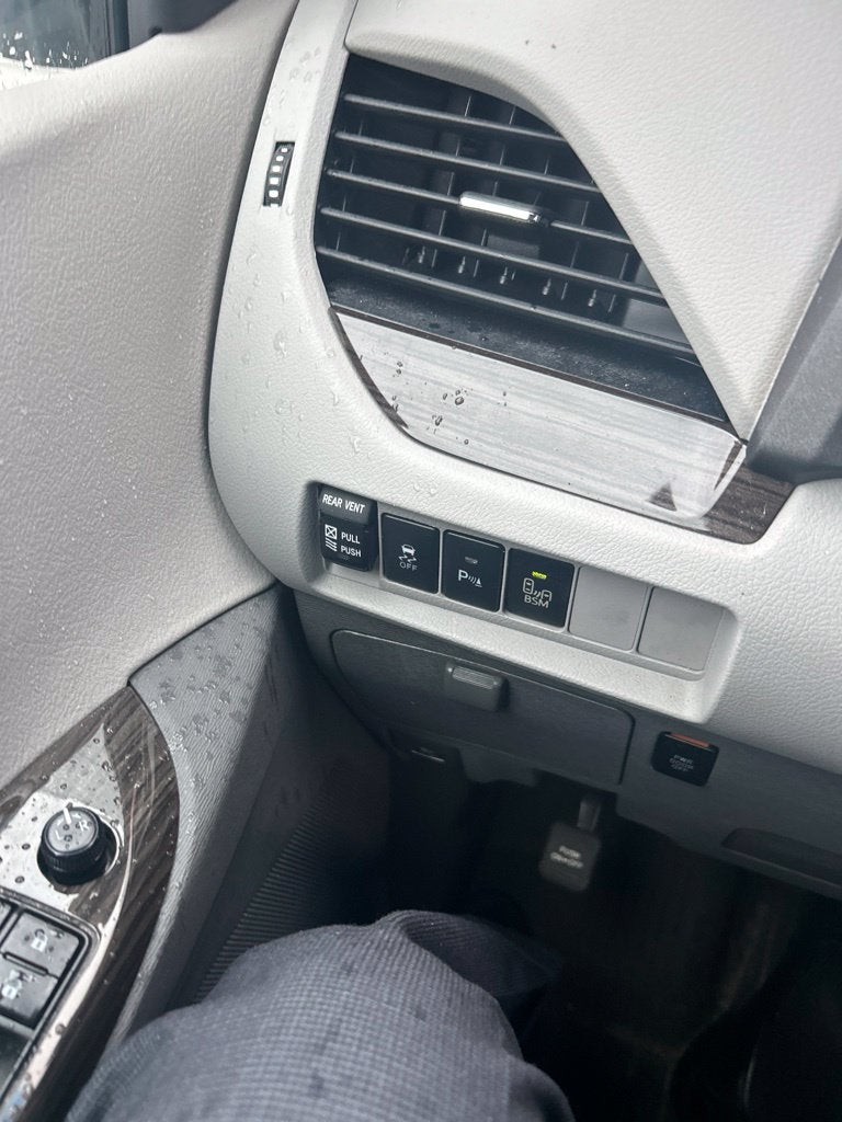 2017 Toyota Sienna XLE 8 Passenger